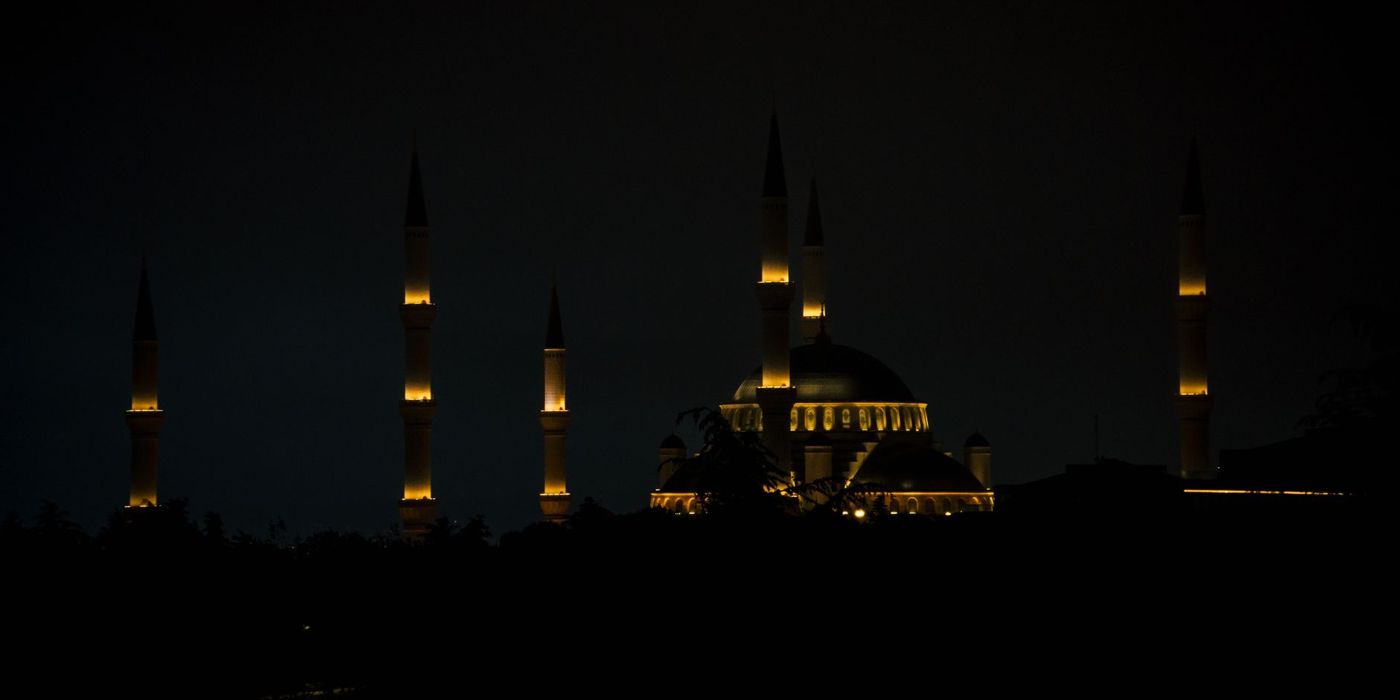 Masjid pada waktu malam isyak